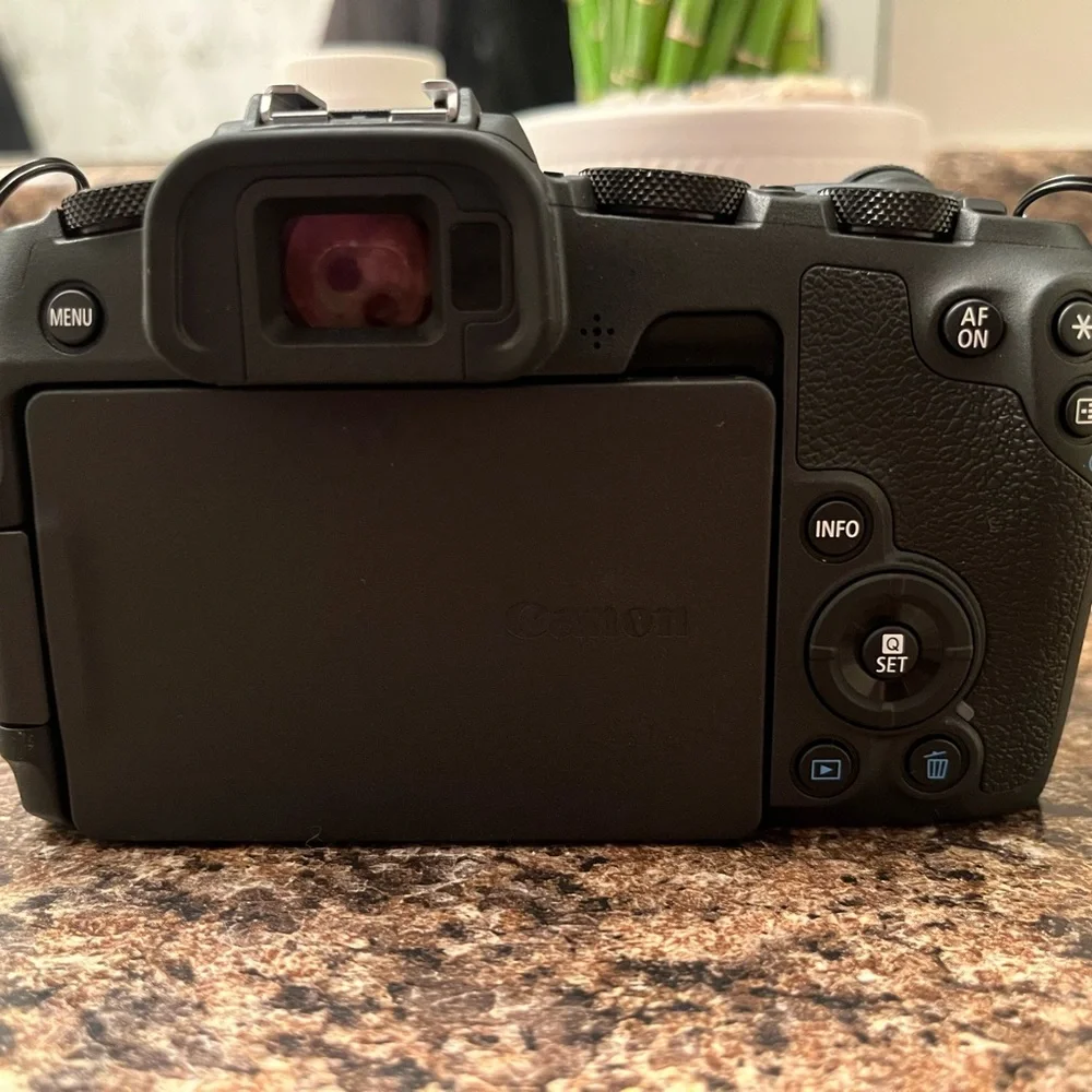 Canon EoS RP BODY ONLY